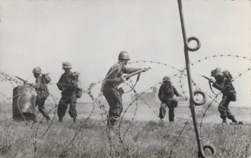 Military Dutch postcard Geweervechten RPPC 3.30