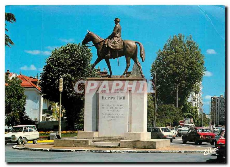 Modern Postcard Tarbes Hautes Pyrenees Statue of Marechal Foch