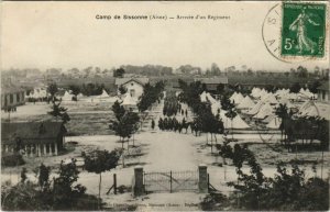 CPA Sissonne Arrivee d'un Regiment FRANCE (1052050)