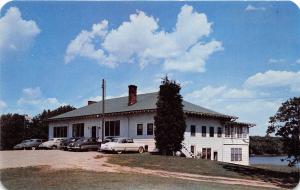 PLYMOUTH INDIANA COUNTRY CLUB ON PRETTY LAKE~1940s AUTOMOBILES~POSTCARD KOLRICK