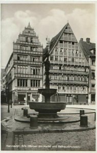 Germany Postcard - Hannover - Alte Hauser Am Markt Und Rathausbrunnen Ref TZ9873