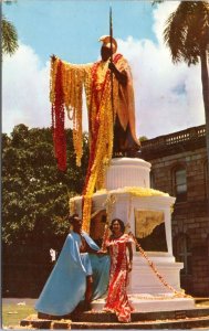 Postcard Hawaii - King Kamehameha Statue with leis on Kamehameha Day