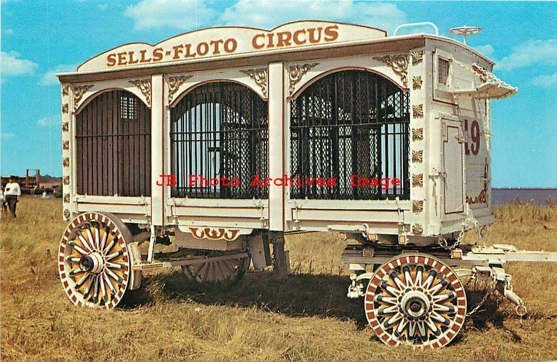 5 Postcards, Baraboo, Wisconsin, Circus World Museum, Parade Wagons ...