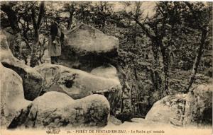 CPA Foret de FONTAINEBLEAU - La Roche qui tremble (249242)