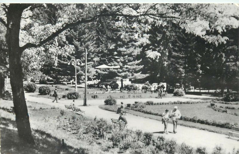 Romania Postcard  Slanic Moldova - park view