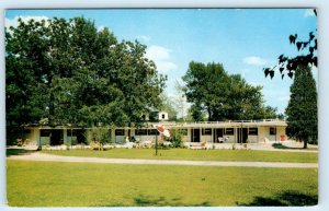 BELVIDERE, Illinois IL ~Roadside PLANTATION MOTEL 1950-60s Boone County Postcard