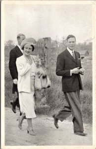 King George VI and Queen Elizabeth Postcard X1