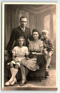 c1945 FAMILY PORTRAIT PHOTO-BRAHAM HERVE PHOTO RPPC POSTCARD P1995