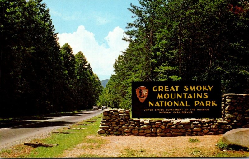 Tennessee Gatlinburg Great Smoky Mountains National Park Entrance Sign