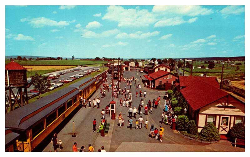 Postcard TRAIN STATION SCENE Strasburg Pennsylvania PA AQ3907