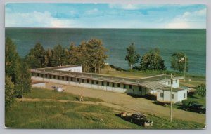 Roadside Motel~Moe-Del Motel @ Grand Marais Minnesota~Vintage Postcard