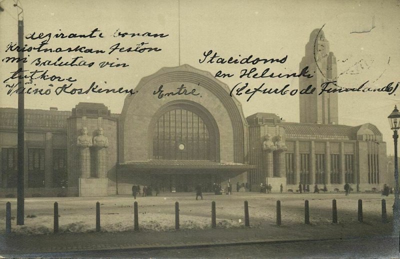 finland suomi, HELSINGFORS HELSINKI, Railway Station (1920) RPPC Postcard