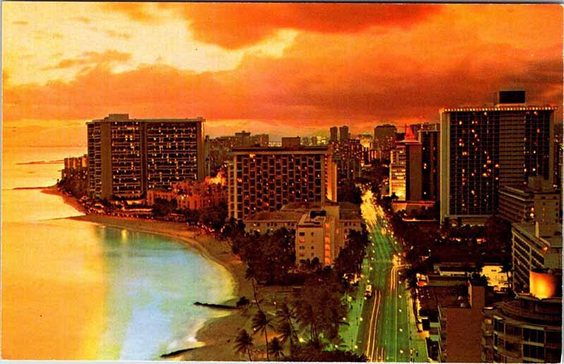 Postcard BUILDING SCENE Honolulu - Waikiki Hawaii HI AN3966