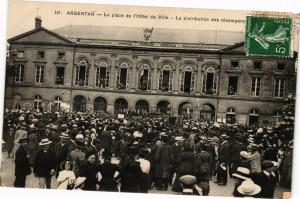 CPA Argentan - La Place de l'Hotel de Ville (250027)