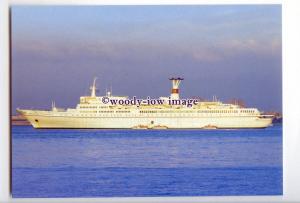 LN0692 - Bahamas Flag Liner - Maxim Gorkiy , built 1969 ex Hanseatic - postcard