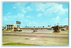 1963 Esquire Motel, Hiway 41 North, Evansville Indiana IN Posted Postcard 