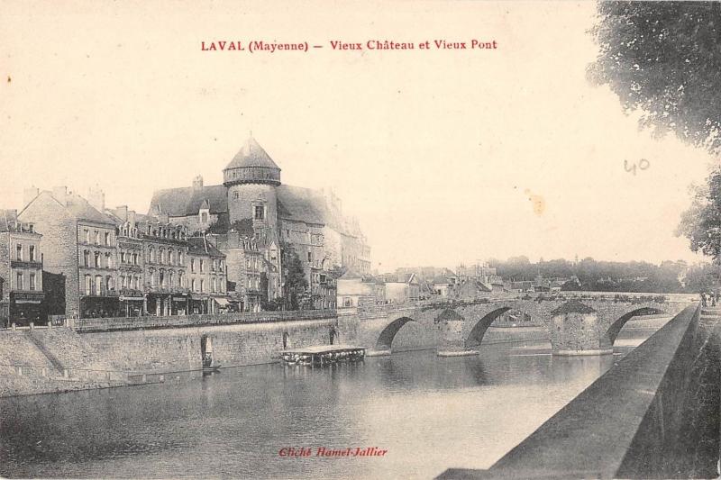 BR71411 vieux chateau et vieux pont  laval   france