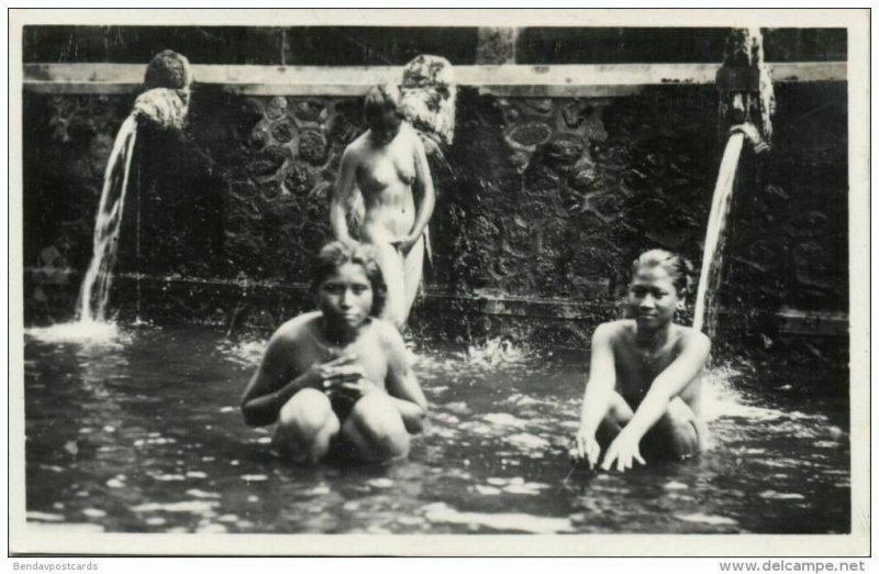 indonesia, BALI, Native NUDE Girls Bathing (1930s) RPPC Postcard