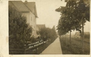 PC CPA US, WIS, NEW HOLSTEIN, RESIDENCE ST, VINTAGE REAL PHOTO POSTCARD (b5708)