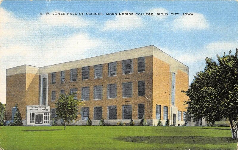 Sioux City Iowa 1940s Postcard AW Jones Hall Of Science Morningside College