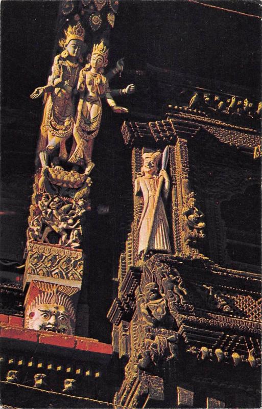 BT12001 Artistic wooden balcony and artistic strut Kathmandu durbar square Nepal