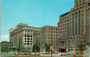 VINTAGE POSTCARD TORONTO GENERAL HOSPITAL AND HOSPITAL FOR SICK CHILDREN c. 1965