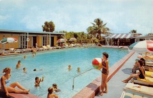 Key West Florida The Key Wester Hotel, Swimming Pool Vintage Postcard U12693
