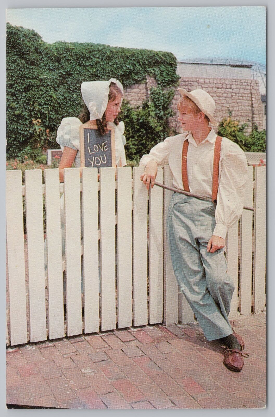 Hannibal MissouriTom Sawyer & Becky Thatcher Garden FenceVintage