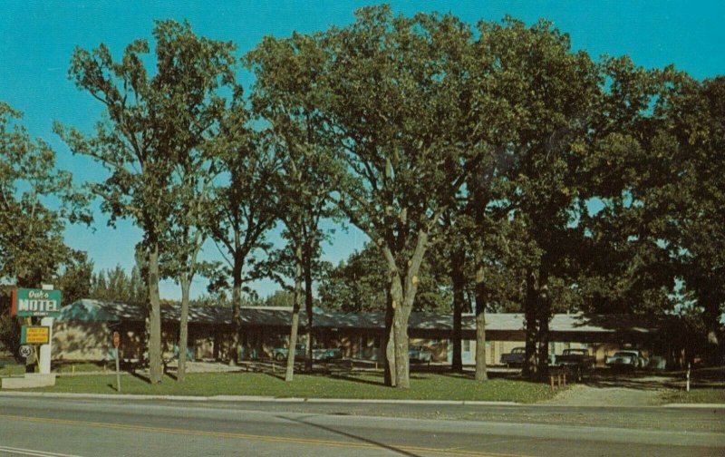 SPIRIT LAKE  Iowa  1950-60s  The Oaks Motel