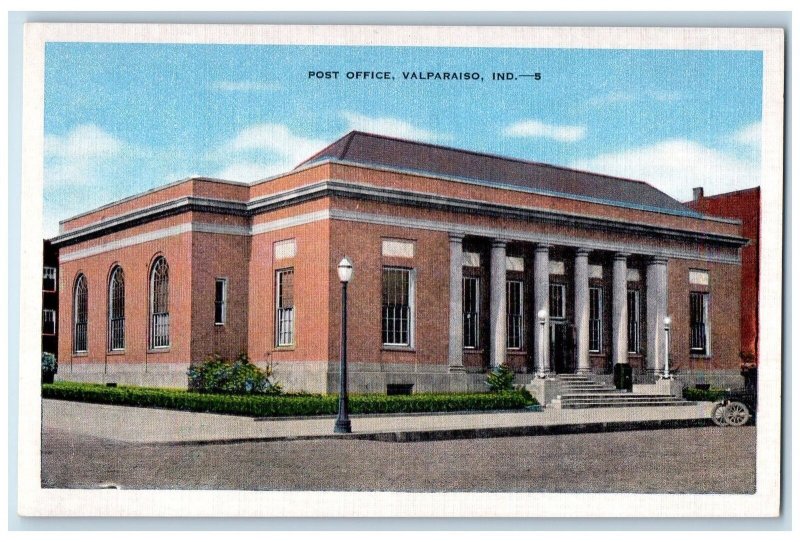 c1920's Post Office Building Classic Car Valparaiso Indiana IN Vintage Postcard