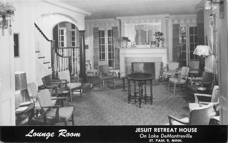 RPPC, ST PAUL, MN Minnesota      LOUNGE ROOM       c1950S Postcard