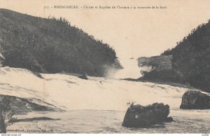 MADAGASTER , 00-10s ; Chutes et rapids de l'Iantra a la traversee de la foret