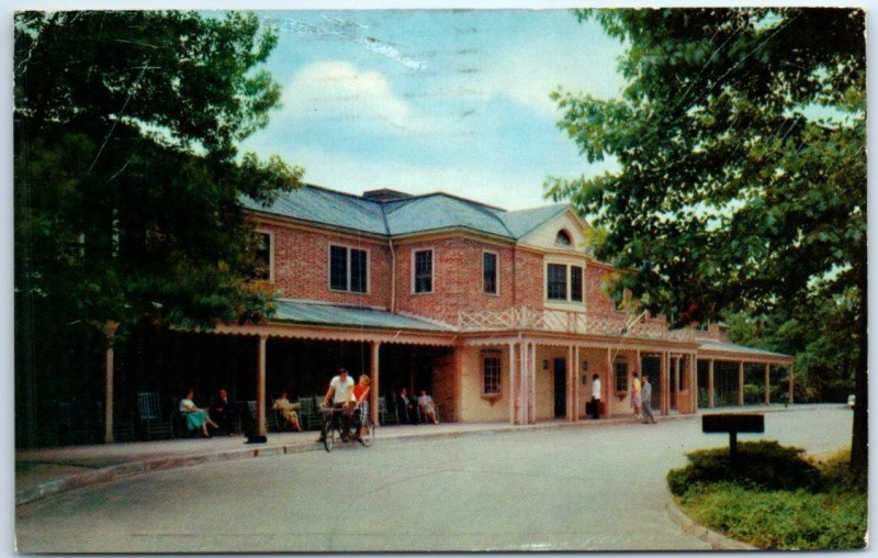 Postcard - Williamsburg Lodge - Williamsburg, Virginia