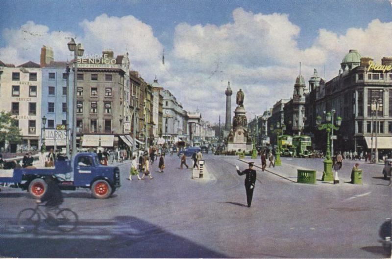 Dublin City Ireland ~ O'Connell Street  ~ Traffic Police Parnell c1958 Postcard