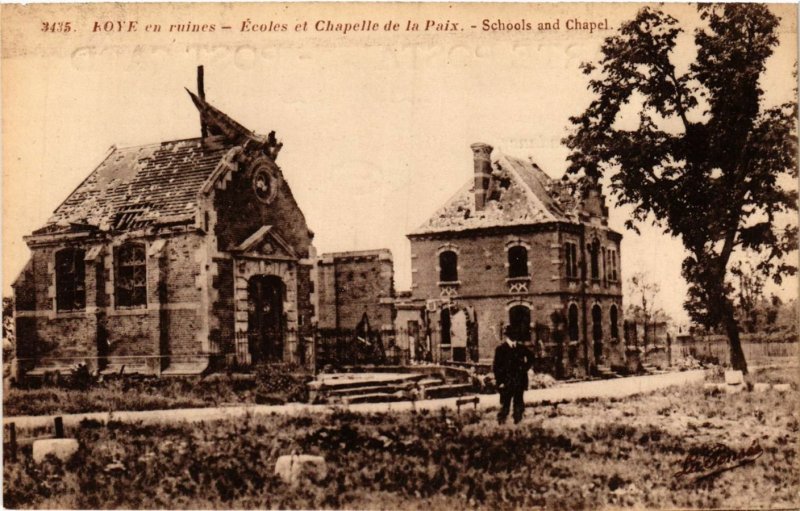 CPA Roye en ruines Écoles et Chapelle de la Paix Schools and Chapel (292338)