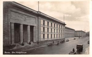 BR103160 berlin die reichsdanzlei real photo car voiture germany