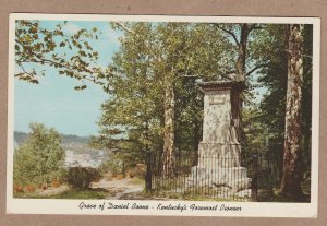 Daniel Boone Monument and Grave Postcard Frankfort, Kentucky