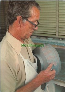 Industry Postcard - Craftsmanship at Wedgwood - Ornamenting Jasper RR14371