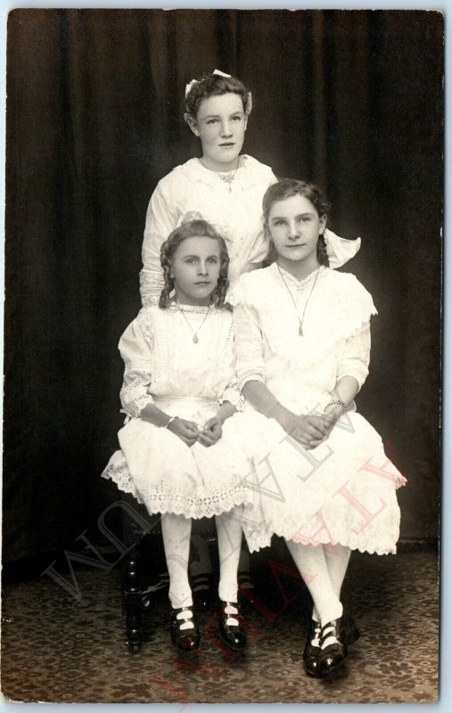 c1910s Girls Group Portrait RPPC Lovely Fashion Cute Young Ladies Photo PC A171