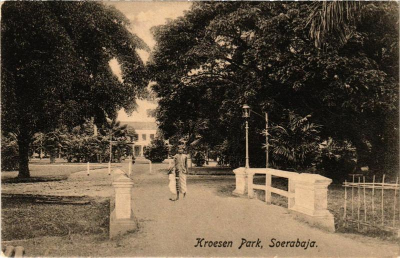 CPA AK INDONESIA DUTCH INDIES Soerabaia Java. Kroesen Park (a1510)