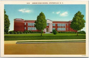 postcard North Carolina - Statesvillle Junior High School