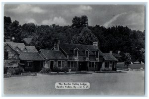 c1940 Renfro Valley Lodge Exterior View Renfro Valley Kentucky Vintage Postcard