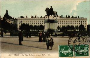 CPA LYON - La Place Bellecour et Louis XIV (427274)
