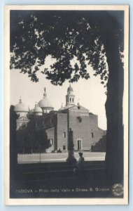 Padova-Prato della Valle e Chiesa S. Giustina ITALY Postcard