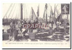 Boulogne sur Mer Old Postcard Fishermen mending their lines (reproduction)