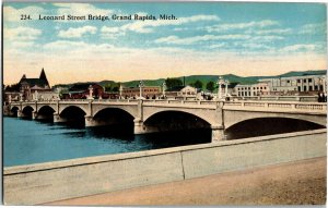 Leonard Street Bridge Grand Rapids MI Vintage Postcard W40