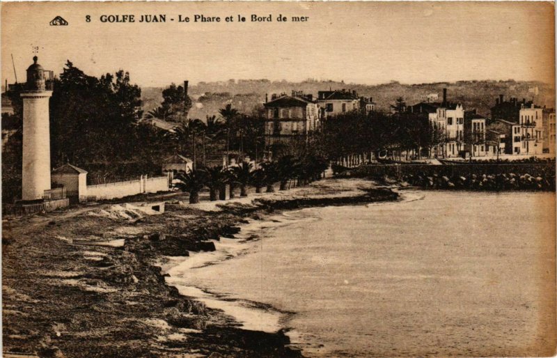 CPA Golfe Juan- Le Phare et le Bord de mer FRANCE (1005172)