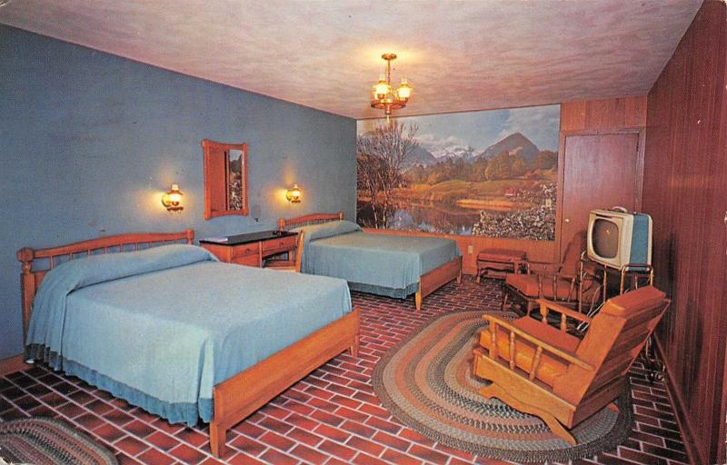 Gatlinburg Tennessee 1967 Postcard Brookside Motel & Ranch House Room View TV