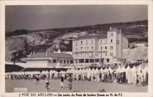 Portugal Foz Do Arelho Um techo da Praia de banhos Beach Scene