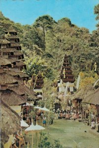 Indonesia Batu Kau Temple Bali Vintage Postcard BS.08